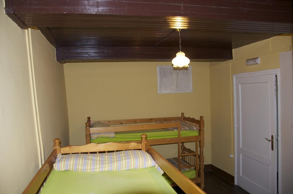 Albergue Los Blasones Саррия Номер фото